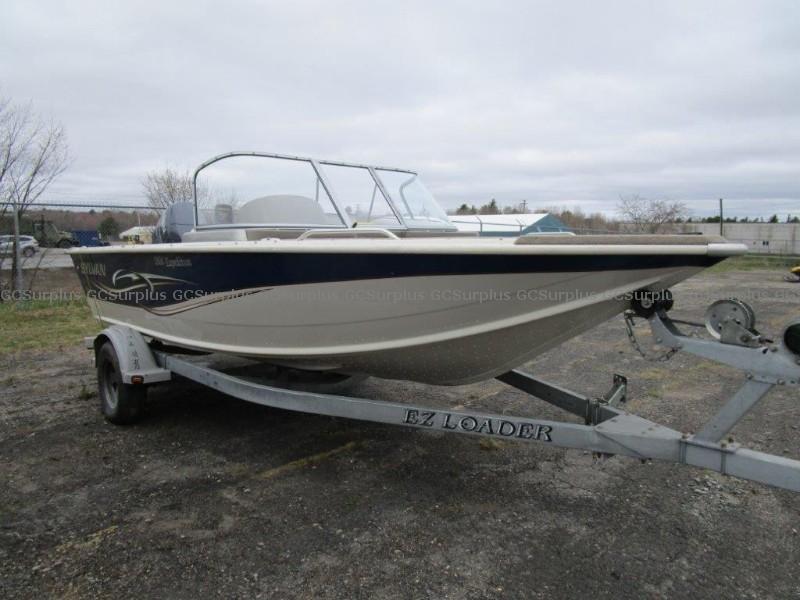Picture of Sylvan Boat, Yamaha Outboard M