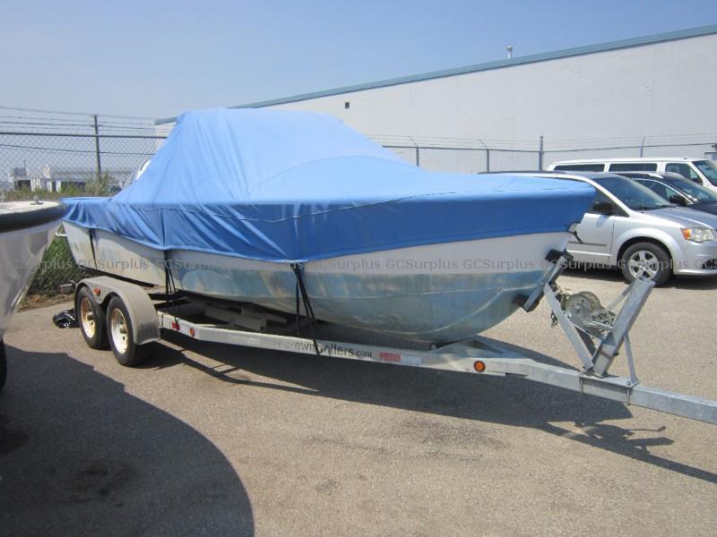 Photo de Bateau de 19' avec moteurs hor