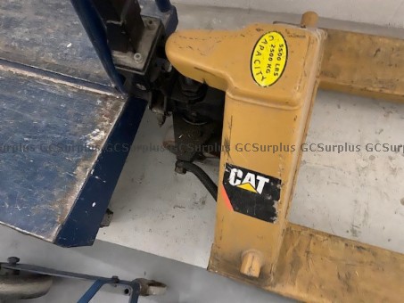 Picture of Used Cat Pallet Jack