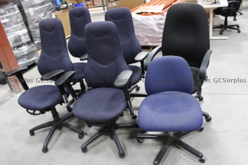 Photo de Lot de chaises de bureau varié