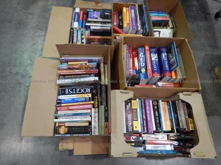 Photo de 6 boîtes de livres inutilisés 