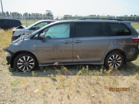 Picture of 2018 Toyota Sienna LE 7-Passen