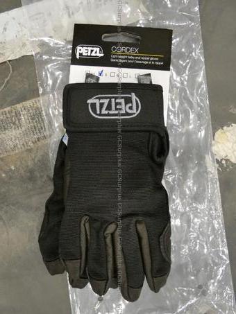Photo de Petits gants pour l'assurage e