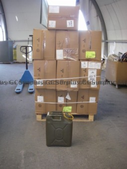 Photo de 205 bidons à carburant