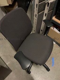 Picture of 15 Assorted Office Chairs