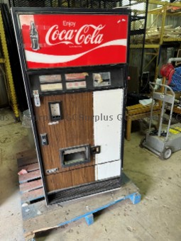 Picture of Coca Cola Pop Machine