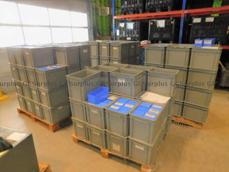 Picture of Grey Containers with Blue Shel