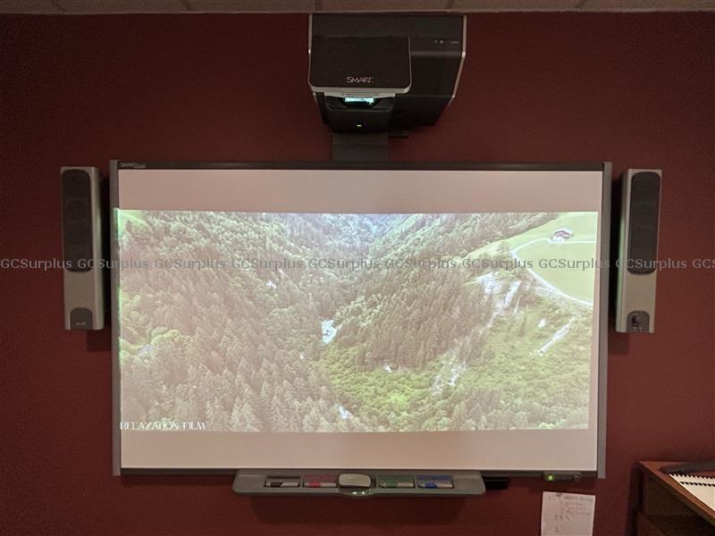 Picture of 2 Smartboard and 2 Projectors 