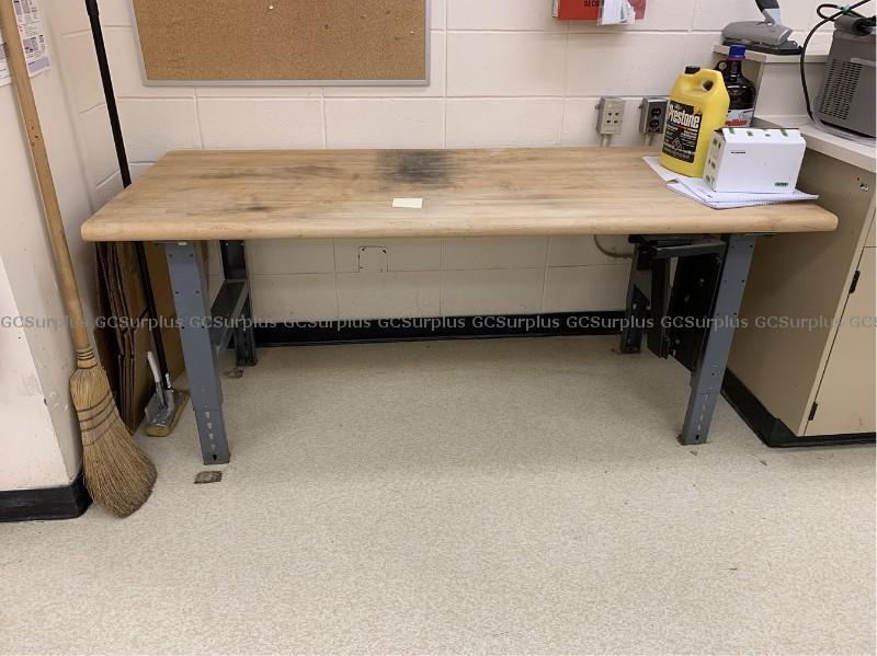 Picture of Solid Wood Surfaced Work Bench