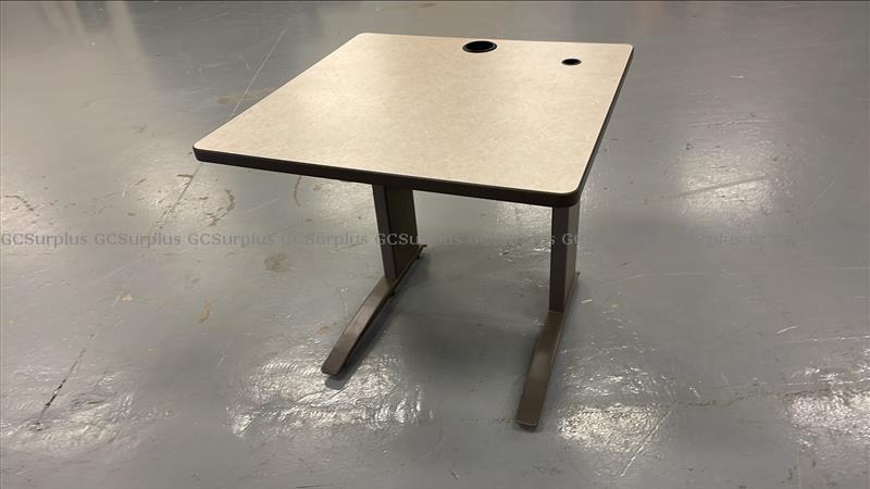 Picture of Lot of Work Tables