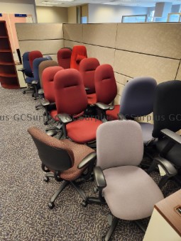 Photo de Lot de chaises de travail vari