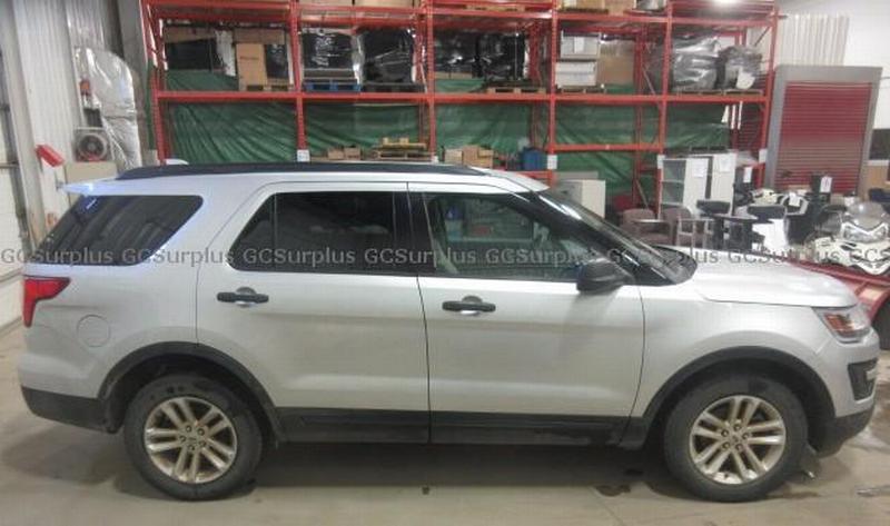 Picture of 2016 Ford Explorer (182678 KM)