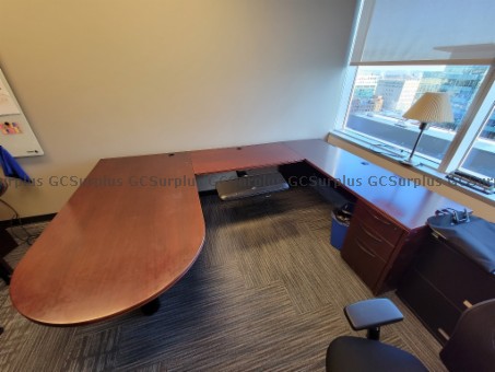 Picture of U-shaped Executive Desk