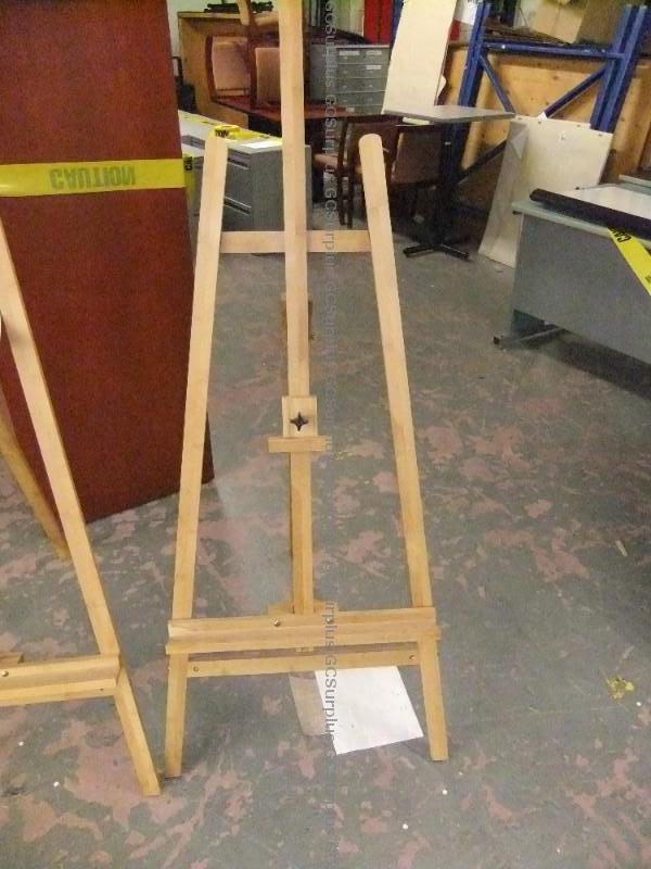 Picture of Artist's Wooden Easel