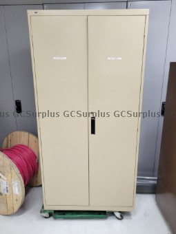 Picture of 1 Lot of Metal Cabinets