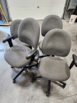 Photo de Chaises de bureau grises