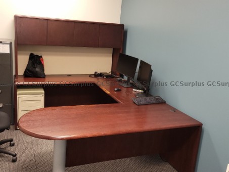 Picture of U-Shaped Executive Desk