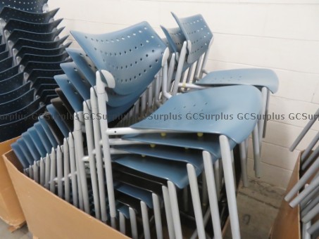 Photo de 1 Lot de chaises empilables