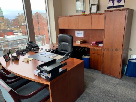 Picture of Executive Desk with Hutch and 