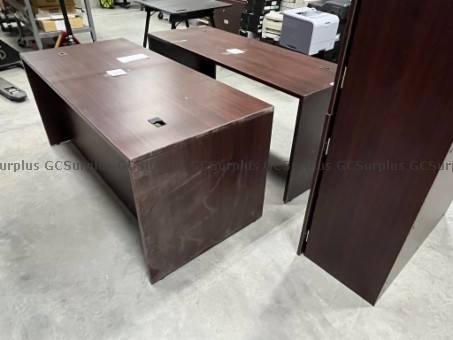 Picture of Lot of Office Desks