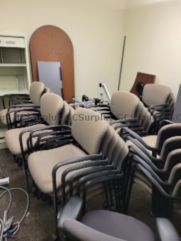 Picture of Lot of Visitor Chairs