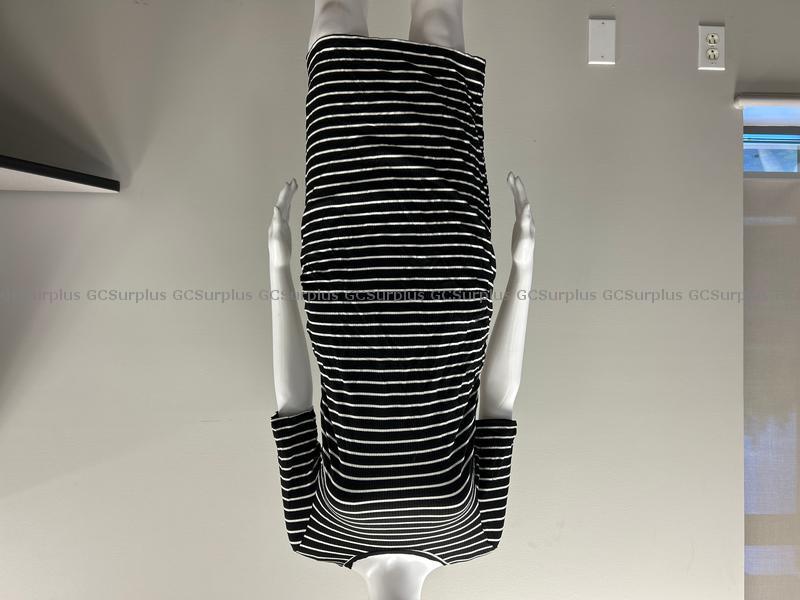 Photo de Vêtements de maternité variés
