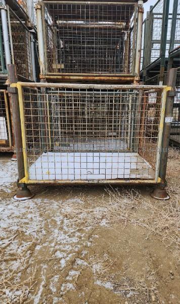 Picture of Metal Post Pallet
