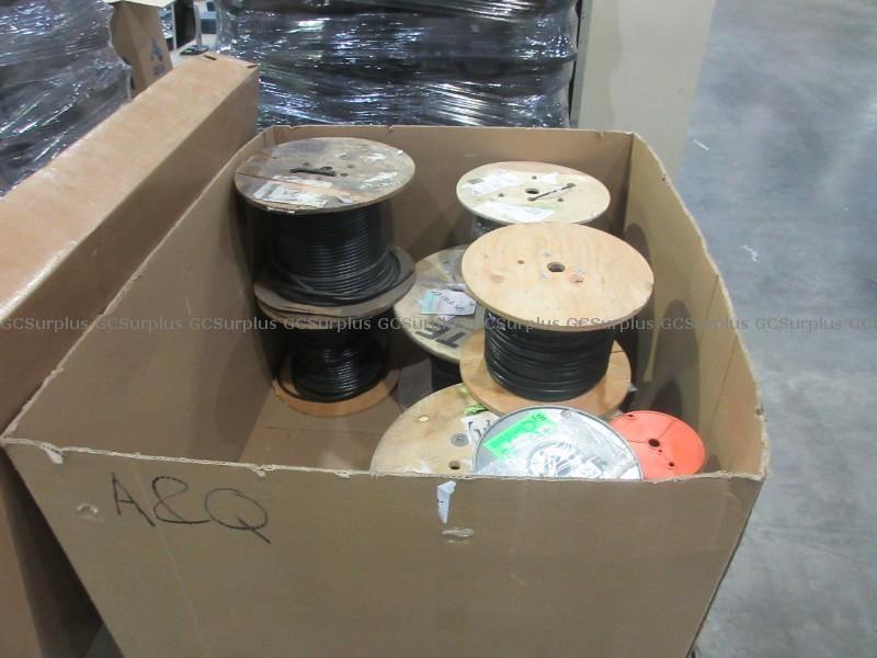 Photo de Câbles variés - vendus pour re