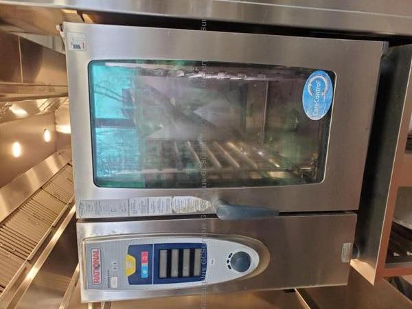 Photo de Four Rational (vendu pour les 