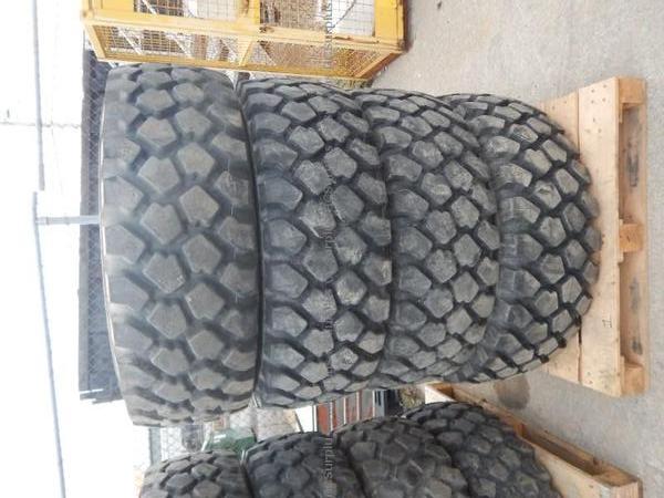 Picture of Lot of 4 Heavy Duty Vehicle Ti