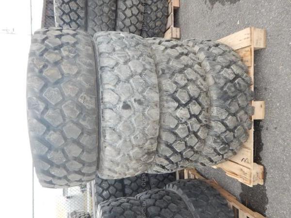 Picture of Lot of 4 Heavy-Duty Vehicle Ti