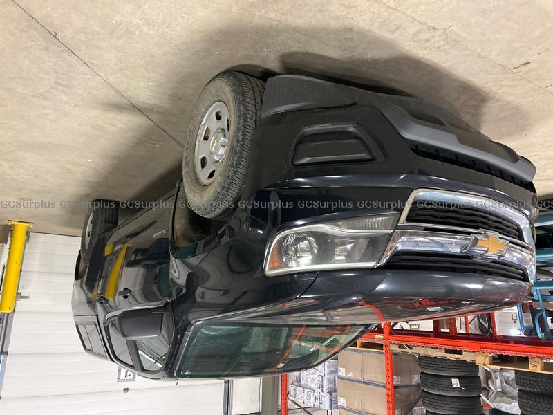 Photo de Camion à 6 places avec petite 