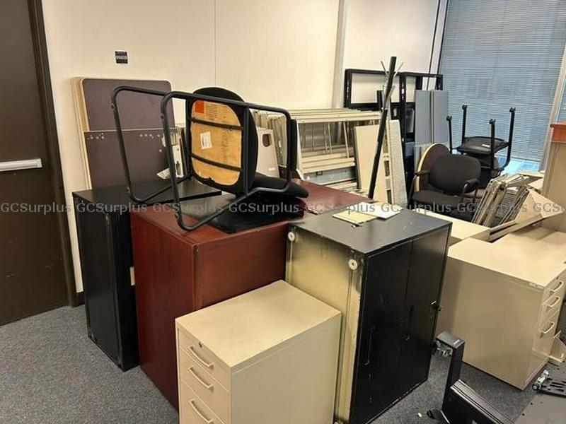 Picture of Lot of Assorted Office Furnitu