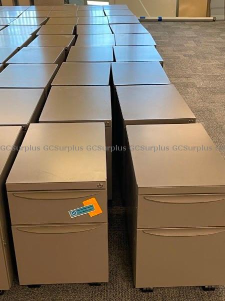 Picture of Lot of 20 Metal Storage Pedest