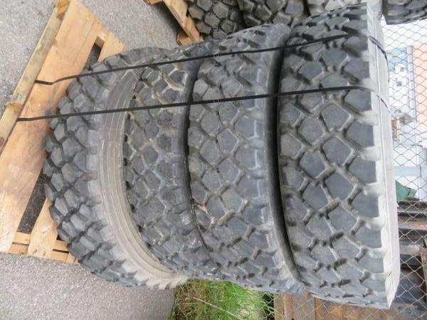 Picture of Lot of 4 Heavy-Duty Vehicle Ti