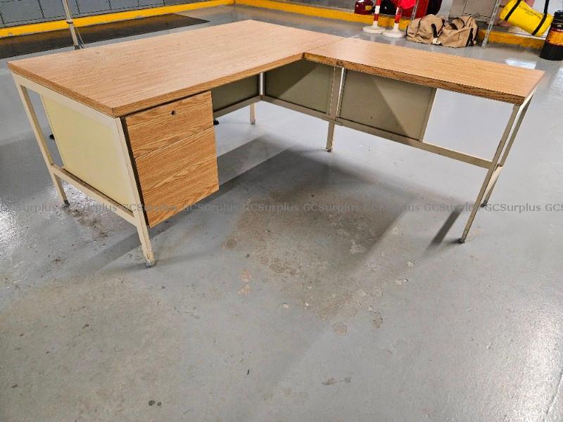 Photo de Lot de 4 bureaux divers