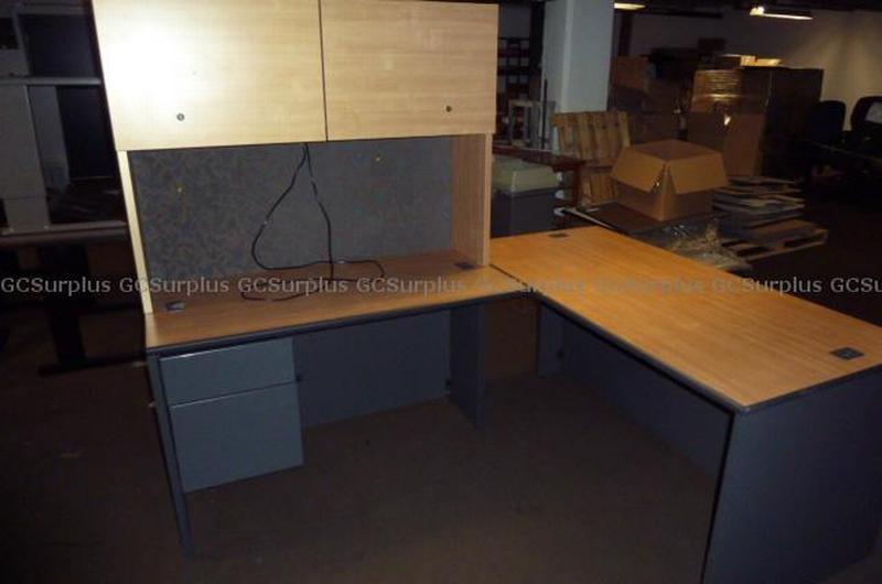 Picture of 1 Desk with Hutch and Neon