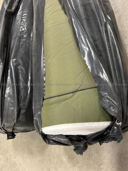 Photo de Deux rouleaux de tissu en nylo