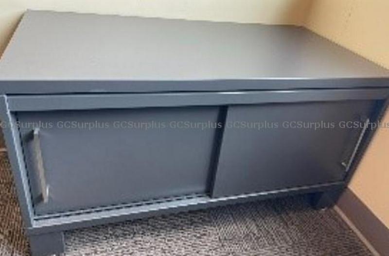 Photo de Mobilier de bureau varié et ac