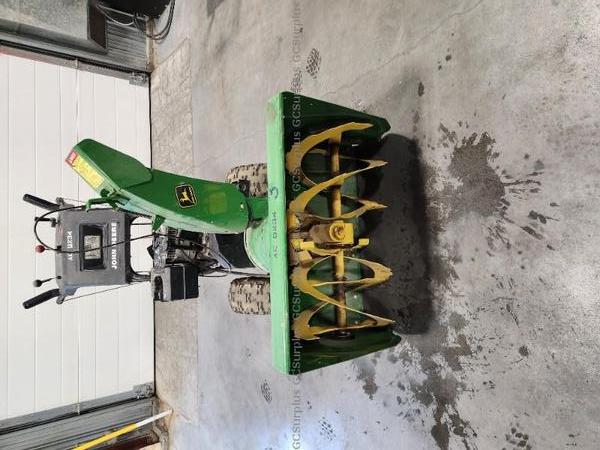 Picture of John Deere Snowblower