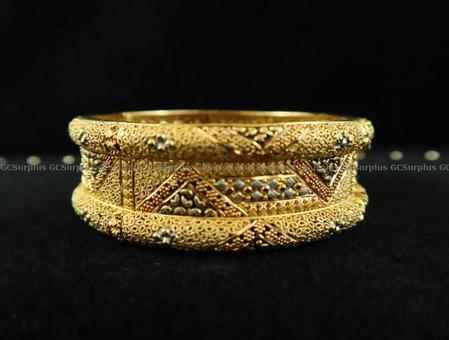 Picture of 21kt Yellow Gold Rigid Bracele
