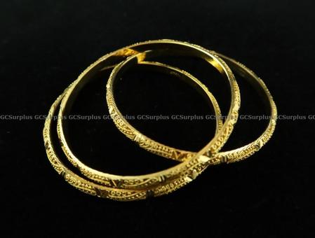 Photo de Bracelets rigides en or jaune 