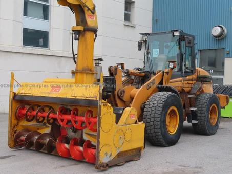 Picture of Case Loader 621D and Tenco TCS