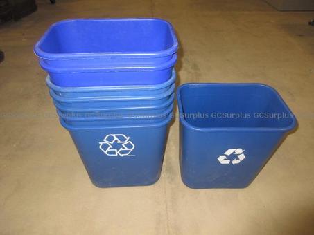 Photo de bacs de recyclage