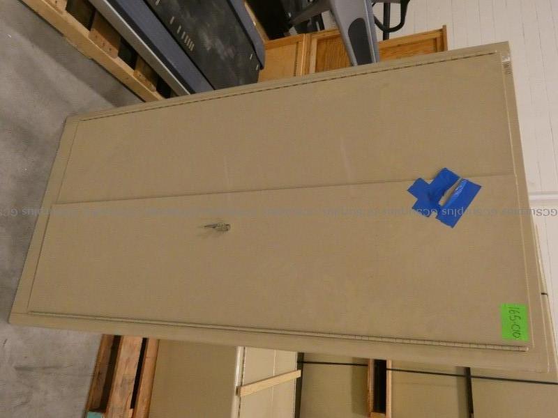 Picture of 2 Metal Cabinets - Lot #2