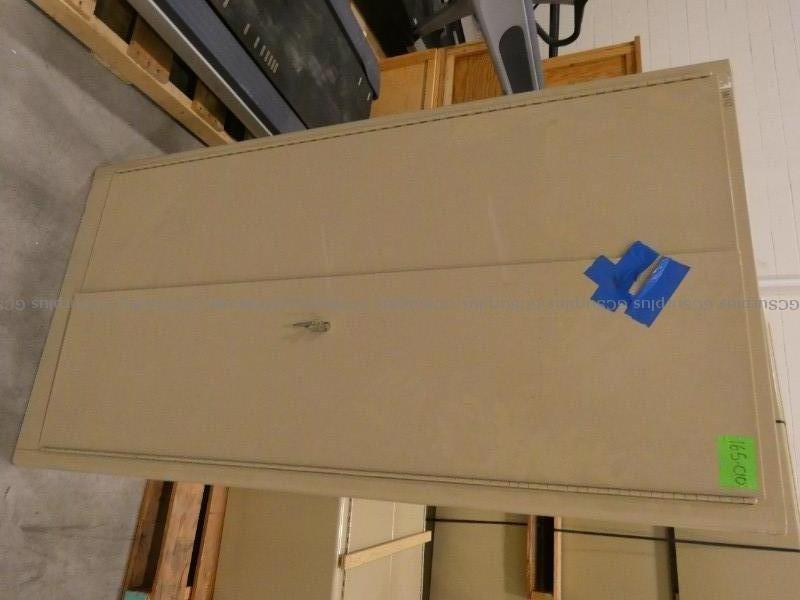 Picture of 2 Metal Cabinets - Lot #3