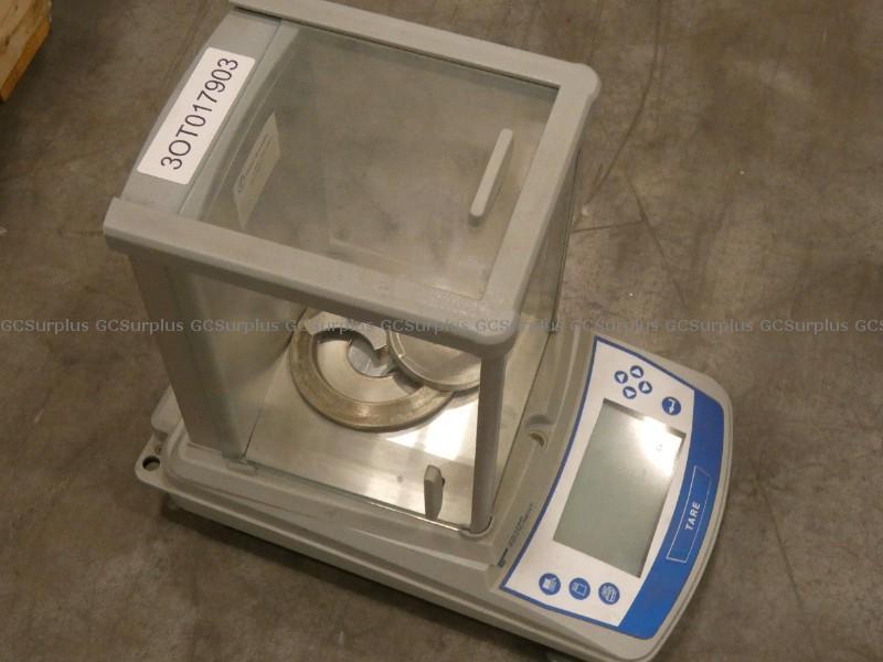 Picture of Laboratory Analytical Balance 