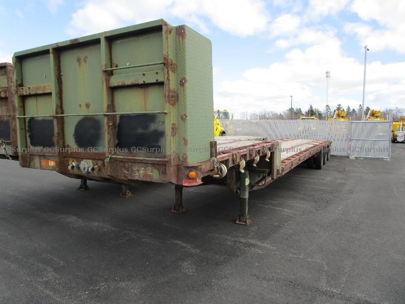 Picture of 53' Flat Deck Trailer