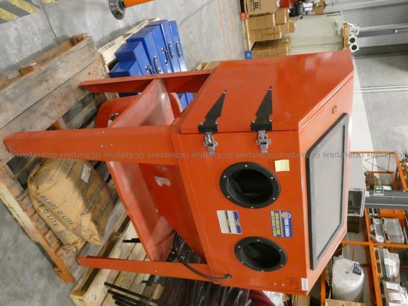 Picture of Vertical Sand Blast Cabinet