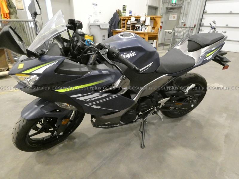 Picture of 2022 Kawasaki EX400 (576 KM)